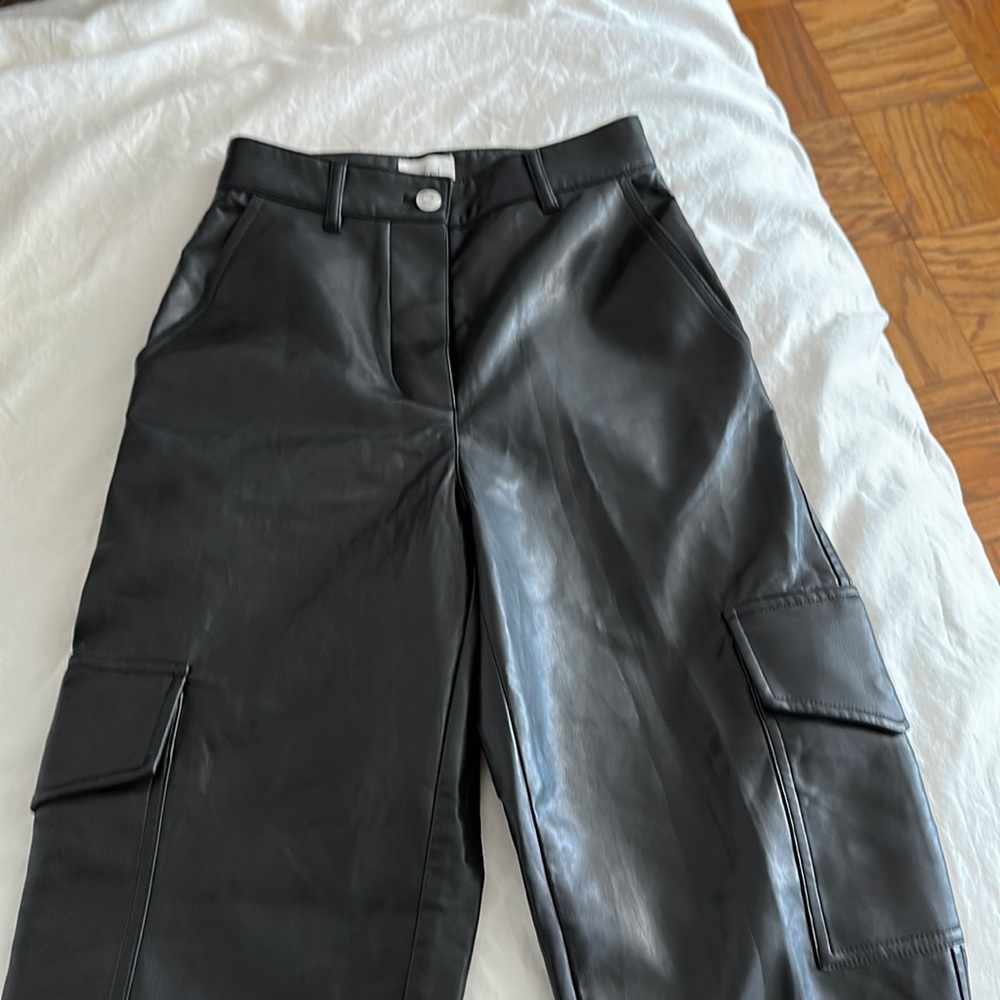 Aritzia modern cargo pant
